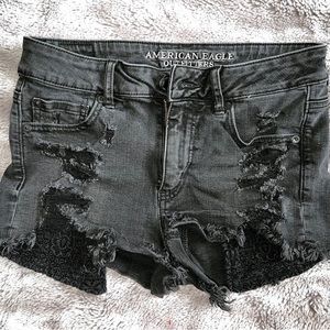 AMERICAN EAGLE black shorts
